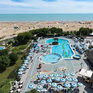 4* Hotel Aparthotel Holiday